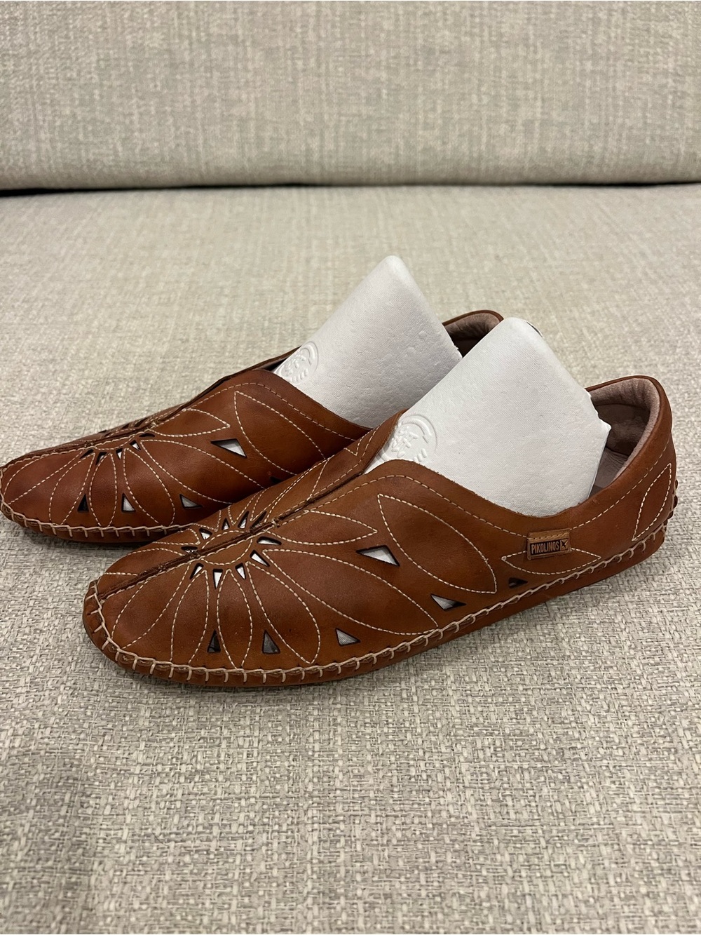 PIKOLINOS Women's Tan Leather Cutout Slip-On Flats